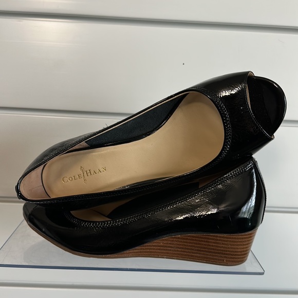 Cole Haan black patent wedge heels, size 8 - Picture 2 of 3